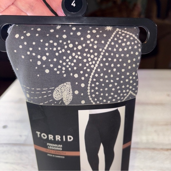 Torrid  Full Length Signature Waist Premium Love Heart  Periscope Leggings 4X - Picture 16 of 16